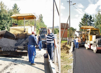 Asfaltiranje lokalne ceste u Staroj Diklenici